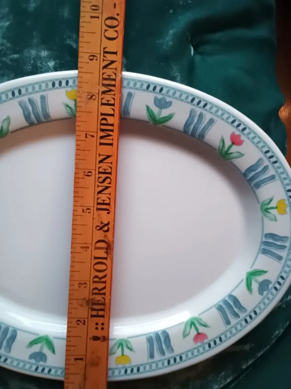 Tulip print melamine plates - set of 4